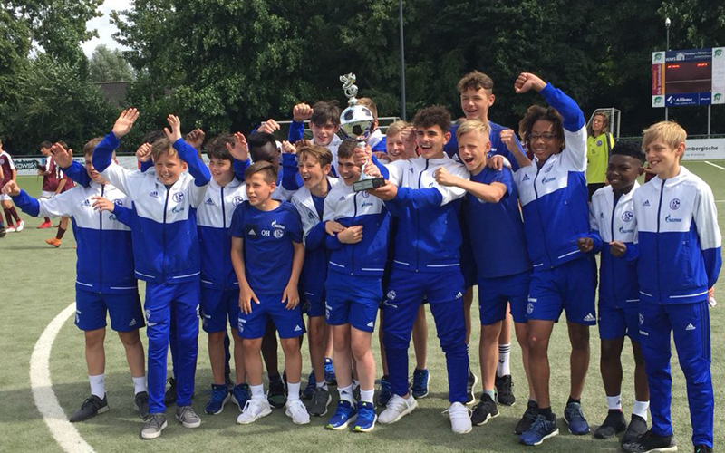 Schalke 04 gewinnt den Sparkasse Essen U13-Cup post thumbnail image